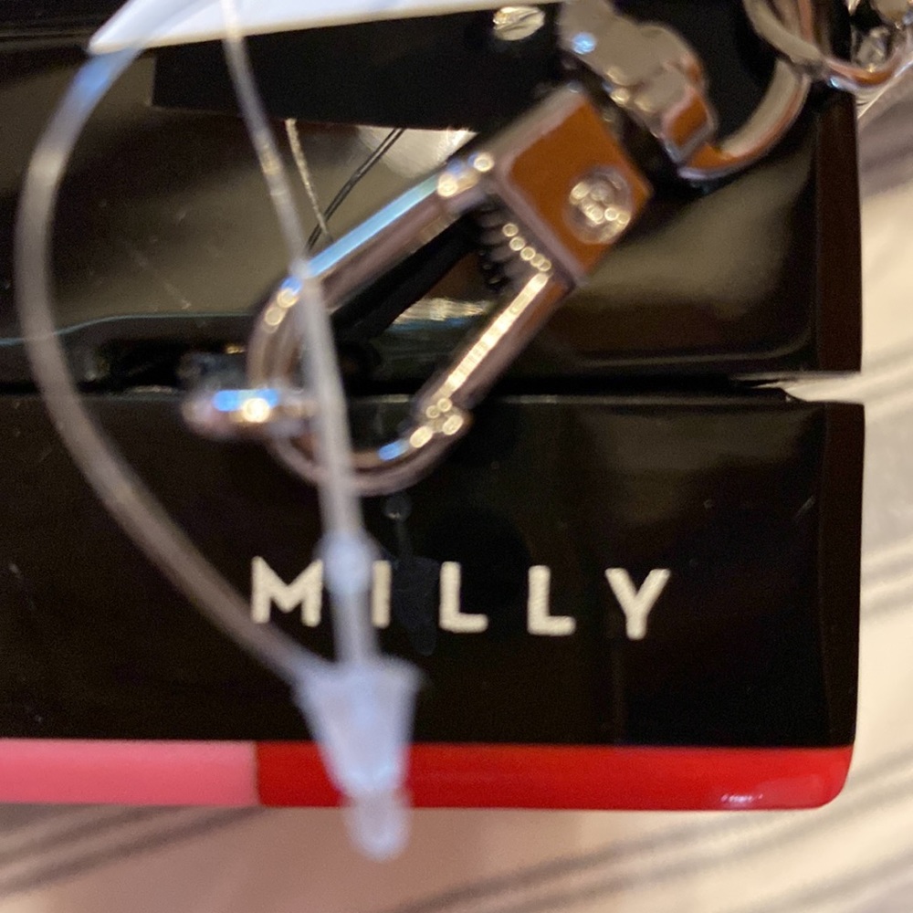 NWT MILLY BITE ME LIP CLUTCH - Picture 6 of 6